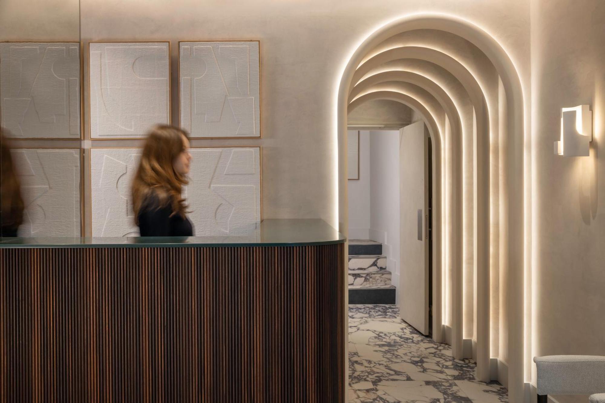 Des Carmes Hotel 4*